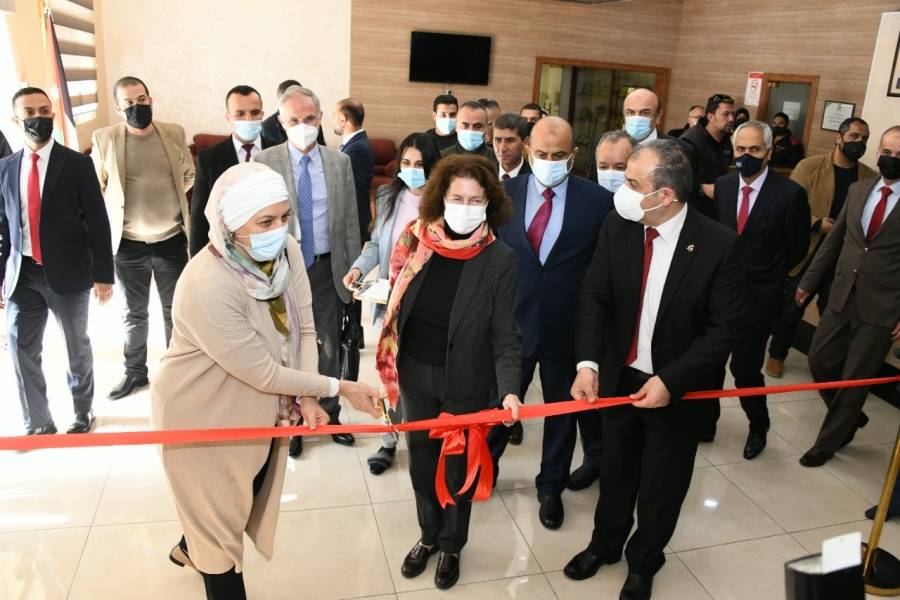 سمو الاميرة بسمة بنت علي تفتتح حاضنة الابتكار وريادة الاعمال بالمركز الوطني للبحوث الزراعية.. صور