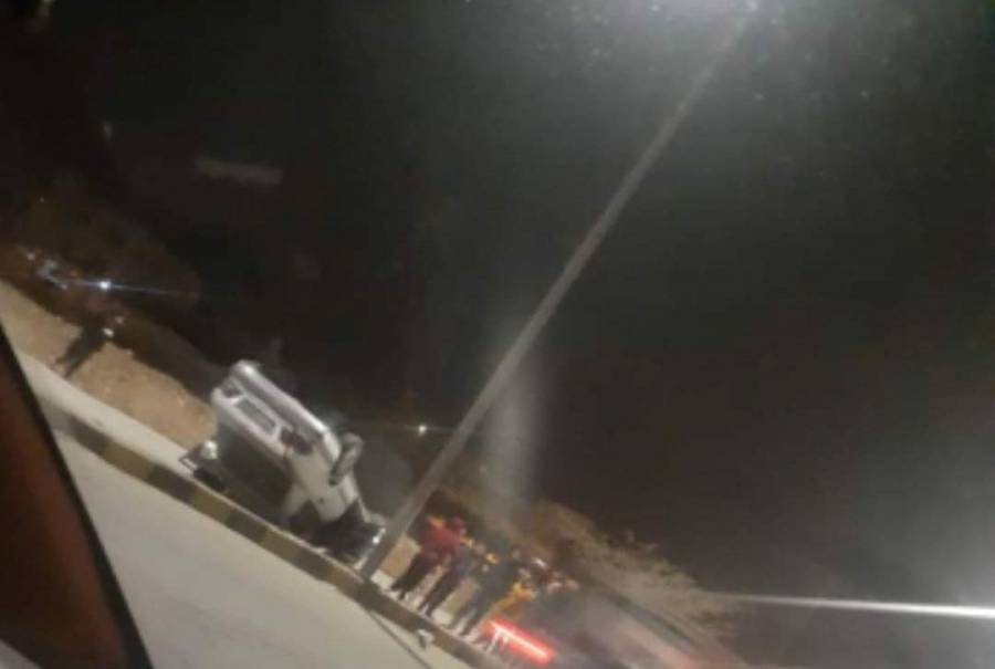 إصابات بحادث اصطدام و  انقلاب مركبة على طريق مادبا عمان