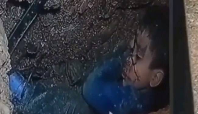 الطفل المغربي ريان يفطر قلوب الأردنيين.. الملايين يتعاطفون