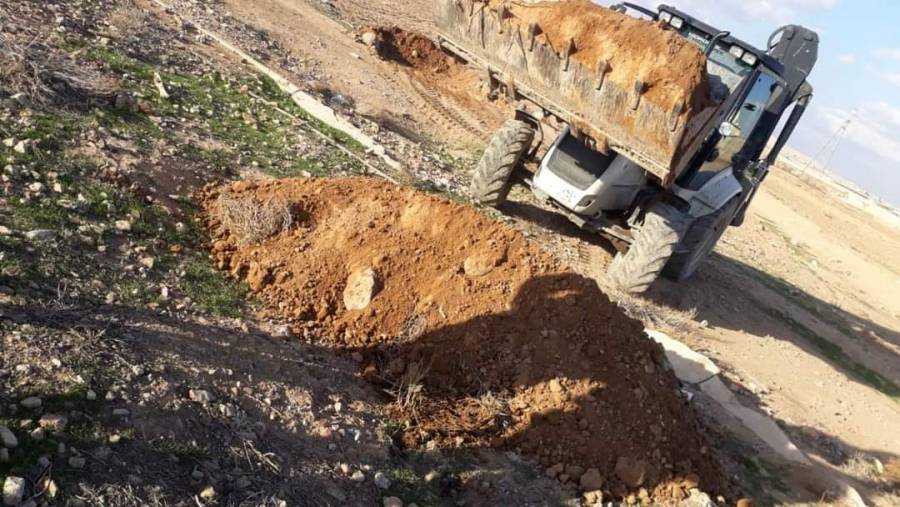 بلدية الظليل تردم 3 آبار مياه مهجورة ومكشوفة تشكل خطراً على السلامة العامة... صور