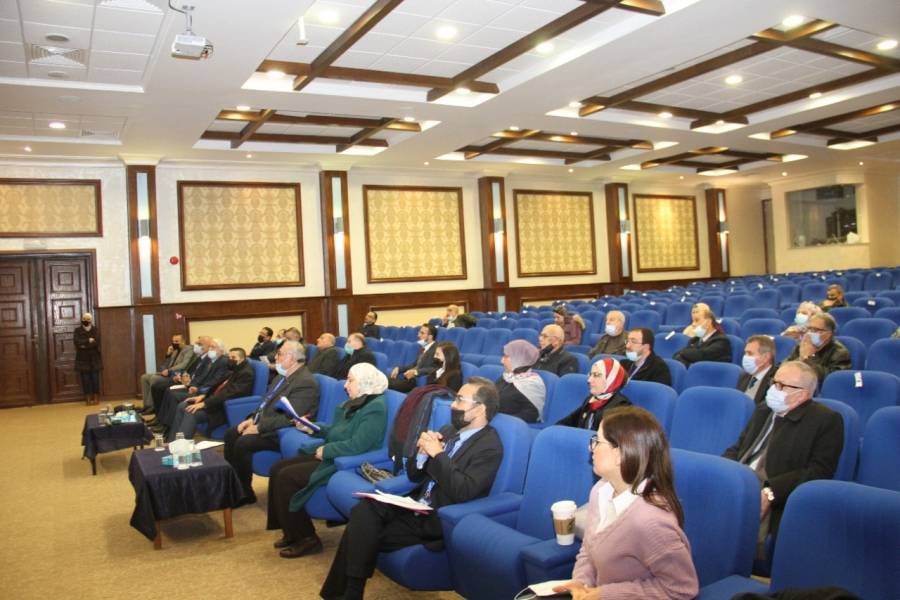 رئيس جامعة البلقاء التطبيقية يلتقي أعضاء الهيئة التدريسية في كلية الطب البشري.