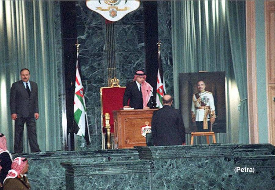 العين السابق المحامي محمد المور الهقيش يستذكر الذكرى الثالثة والعشرين ليوم الوفاء والبيعة