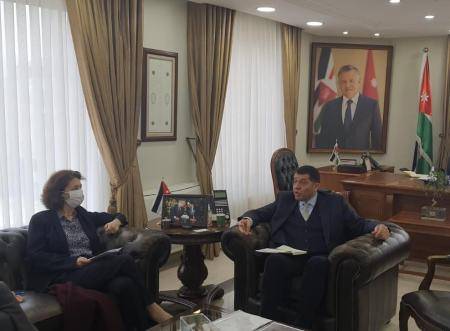 وزير العمل والسفيرة الفرنسية يبحثان تعزيز العلاقات الثنائية