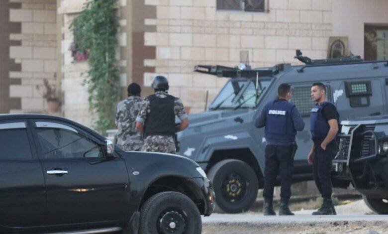 المفرق: إعادة 250 شخصا لمنازلهم بعد وثيقة الجلوة