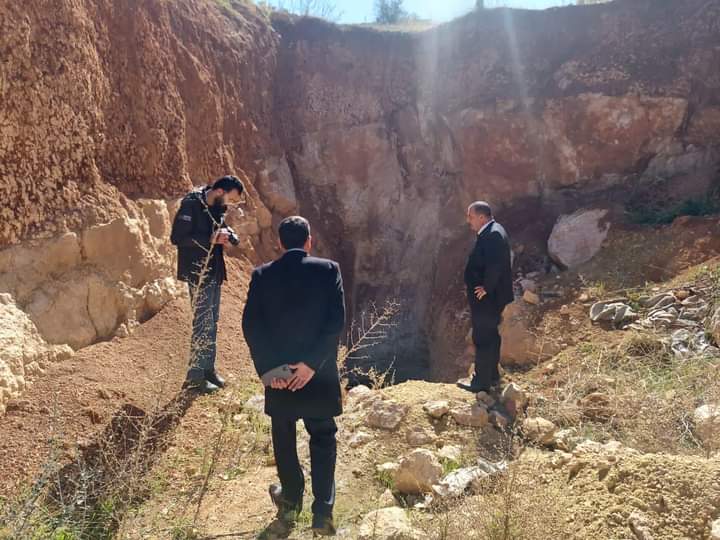 بلدية بيرين تردم 7 آبار مهجورة...صور