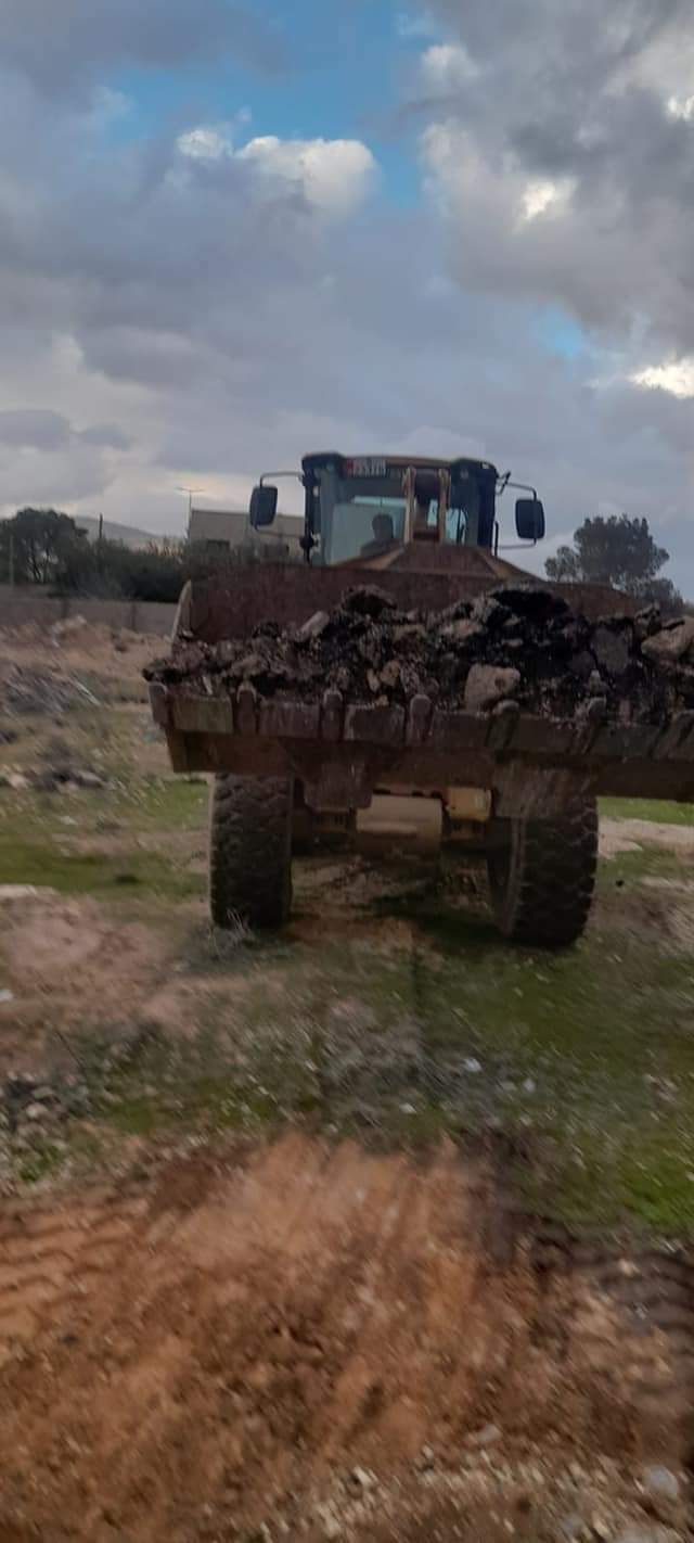 بلدية عين الباشا تردم 5 ابار مكشوفة تشكل خطراً على السلامة العامة... صور