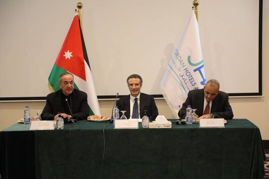 جمعية الفنادق الأردنية تستقبل وزير السياحة والآثار وتضع جملة من المطالب أمام الوزير الفايز