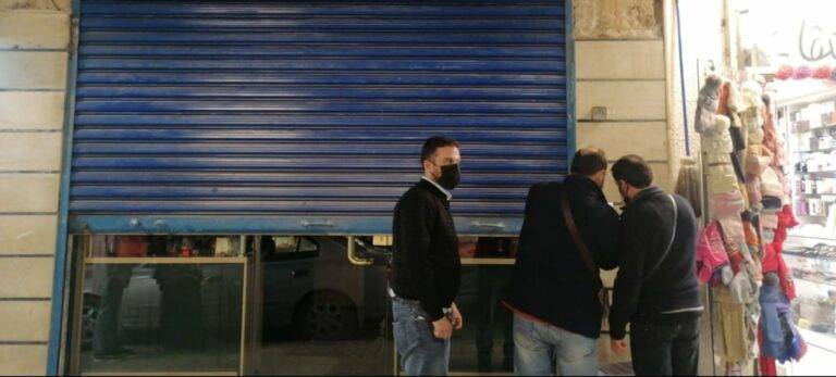 ضبط موظفة مصابة بكورونا تعمل داخل منشأة تجارية في الزرقاء