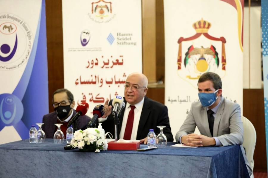 وزير الشؤون السياسية: اهتمام ملكي بدور الشباب في الحياة السياسية