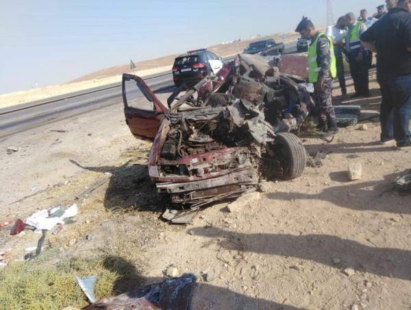 وفاة وإصابتان بحادث تصادم على طريق الأزرق