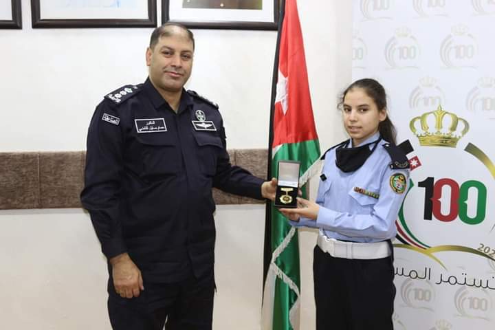 مدير إدارة الدوريات الخارجية يستقبل ابنة أحد شهداء الادارة