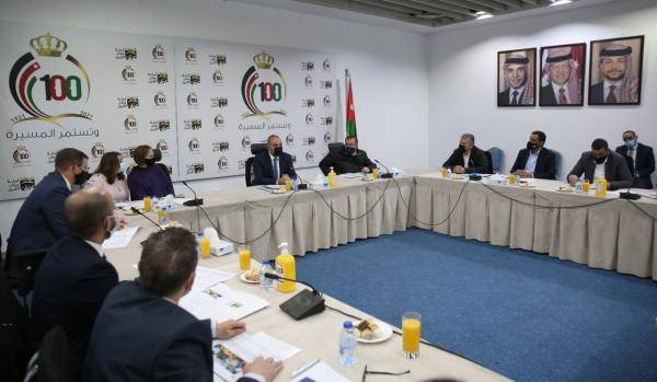 استراتيجية لإعادة تدوير النفايات الصلبة في القطاع التجاري