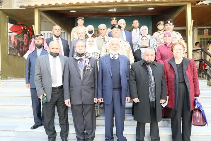 مديرية التربية و التعليم و الثقافة العسكرية تكرم عددا من المتقاعدين العسكريين _صور