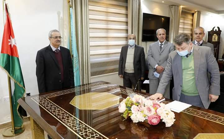 أعضاء هيئة التدريس الجدد يؤدون اليمين القانونية أمام رئيس جامعة آل البيت _صور