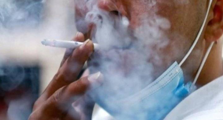 خبير اقتصادي يدعو الحكومة لرفع أسعار الدخان