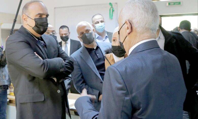 الخصاونة والعيسوي في الكرك اليوم للإعلان عن حزمة مكارم ملكية