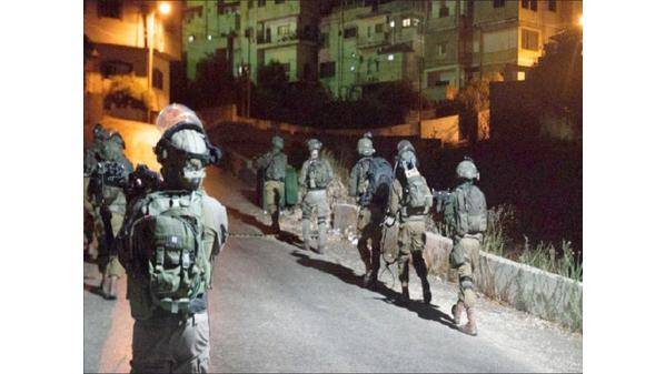 اعتقالات بالضفة واشتباك مع الاحتلال بجنين ونابلس