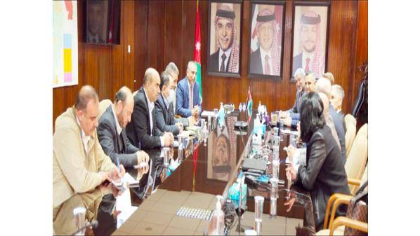 وفد نبراسكا يستعرض التجربة الأمريكية باستخدام التكنولوجيا في الري والزراعة