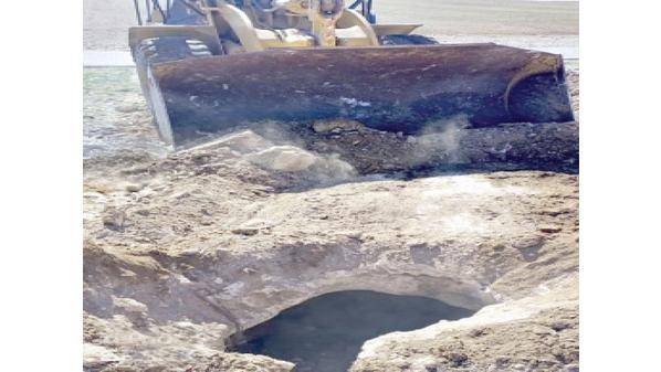 ردم أكثر من 100 بئر وحفرة مهجورة ومخالفة في المحافظات والبلديات