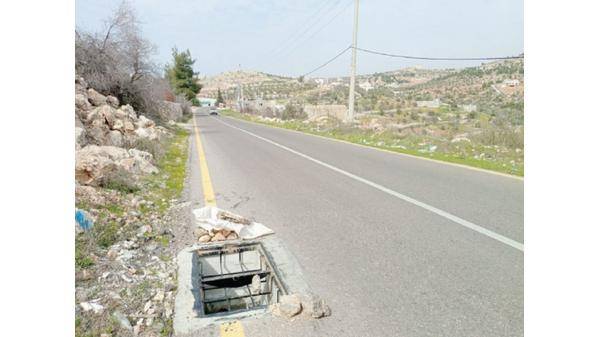عجلون : مناهل بلا أغطية على طريق عنجرة –الساخنة