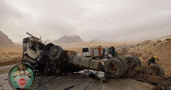 تدهور صهريج ديزل وإصابة السائق في دبة حانوت