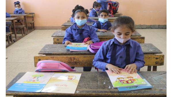 أولياء أمور: نظام التناوب يحرم الطلبة من التعليم.. والتربية : ظرف مؤقت