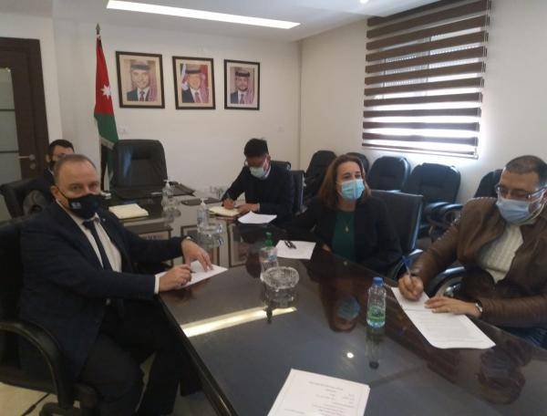 خرفان يلتقي مديرة عمليات الاونروا في الأردن