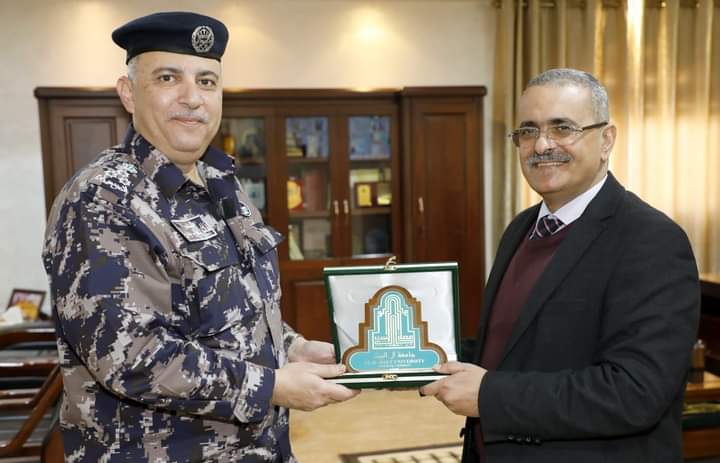 مدير الدفاع المدني يزور جامعة آل البيت