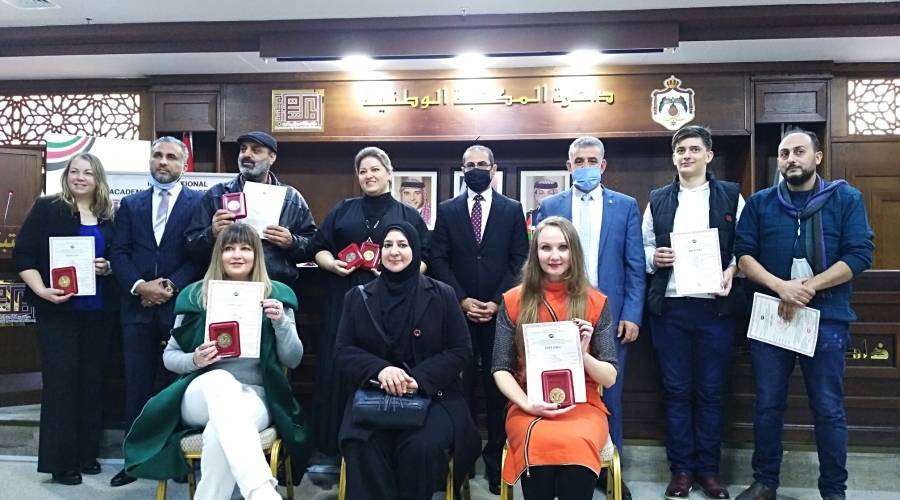 توزيع جوائز الفائزين بمسابقة الاكاديمية الدولية للفنون المعاصرة