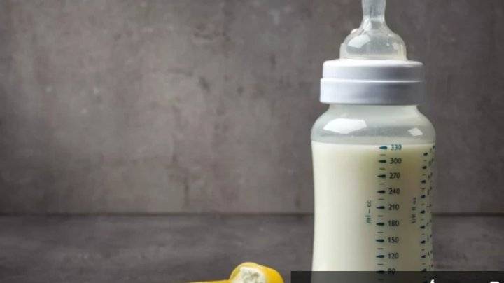 التحقيق بعينات حليب أطفال بعد تحذير من احتوائها على بكتيريا