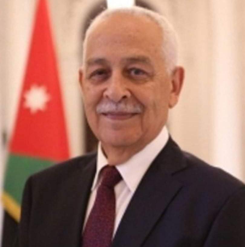 العيسوي ينقل تعازي الملك إلى عشيرة العمد