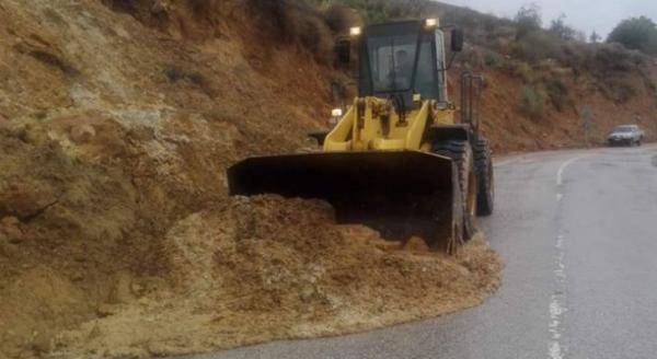 الأشغال تعيد فتح طريق دير أبي سعيد الزمالية