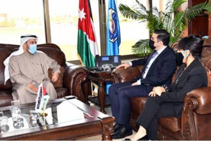 جامعة العلوم والتكنولوجيا الأردنية والملحقية الثقافية الكويتية تبحثان التعاون المشترك