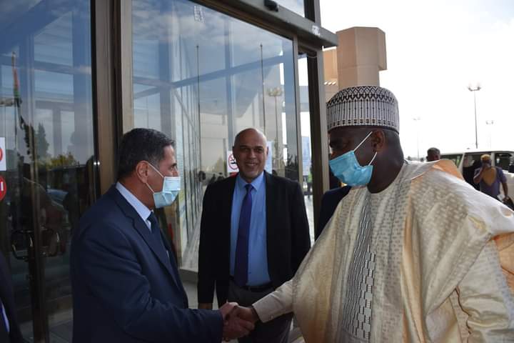 سعادة السفير النيجيري  يزور مستشفى الملك المؤسس عبد الله الجامعي