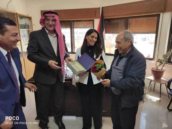 المؤسسة التعاونية تطلع على مشاريع جمعية سيدات أم الرصاص