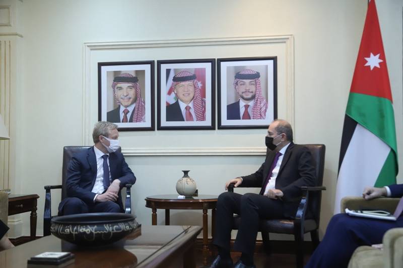 وزير الخارجية يلتقي الممثل الخاص للاتحاد الأوروبي لعملية السلام