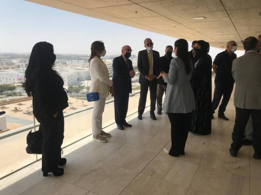 الكسبي ووزير البلدية والبيئة القطري يبحثان تعزيز التعاون