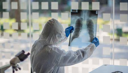 استمرار انخفاض اصابات كورونا النشطة في الأردن