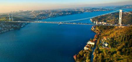 أوكرانيا تطلب من تركيا إغلاق مضيقي البوسفور والدردنيل أمام روسيا