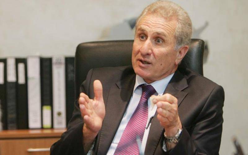 عويس: التهافت على دراسة الطب يقرع جرس الإنذار