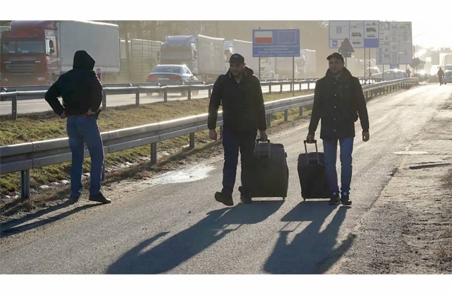 مع بدء الحرب.. ما مصير عشرات آلاف العرب في أوكرانيا؟