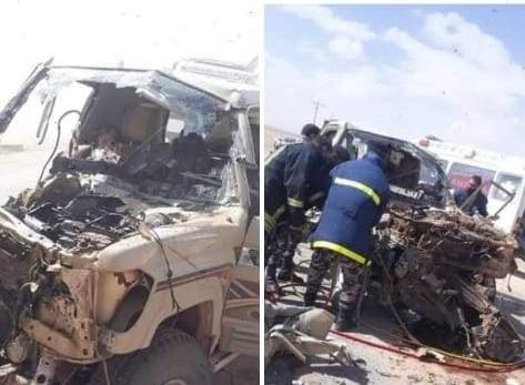 وفاة 3 أشخاص بحادث تصادم بين مركبة و تريلا في منطقة رويشد