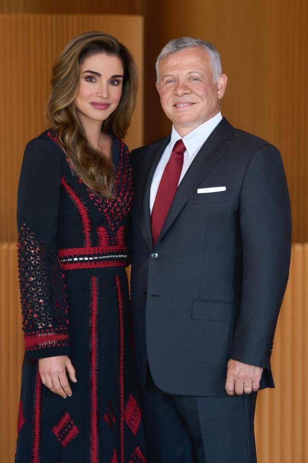 الملك والملكة يتسلمان جائزة زايد للأخوة الإنسانية لعام 2022