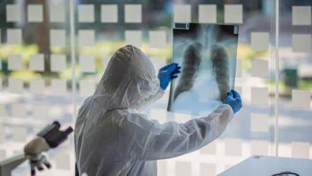 انخفاض إصابات كورونا النشطة في الأردن