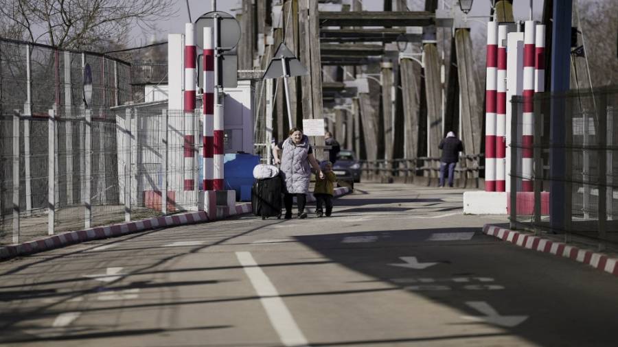 رئيس الجالية في بولندا: 10 أردنيين قادمين من أوكرانيا غادروا إلى عمّان