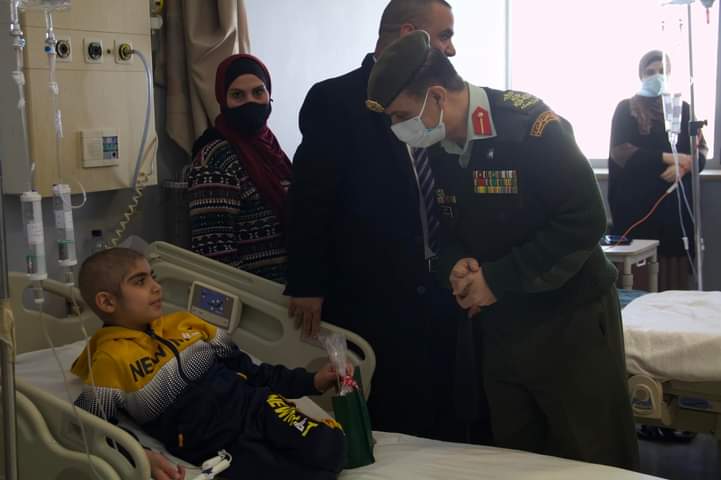 توزيع هدايا وبواريك للأطفال في قسم أمراض الدم  مستشفى الملكة رانيا العبدالله للأطفال