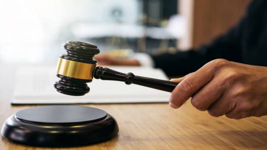 حبس موظف حكومي 5 سنوات وتغريمه 1.5 مليون دينار إثر اختلاسه أطنانا من الشَّعير