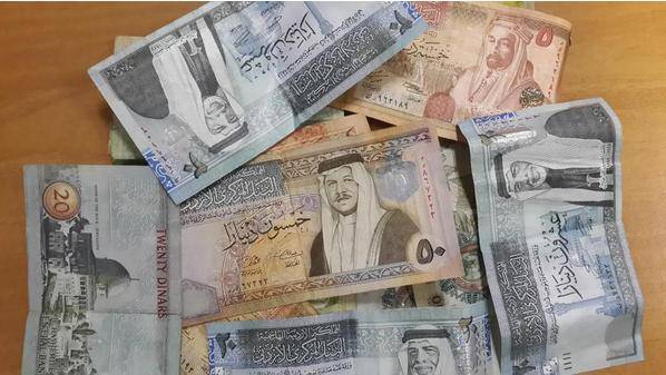 إيداع مستحقات المعلمين المشاركين بمراقبة التوجيهي بالبنوك