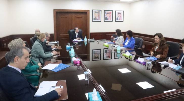 الهواري: الوزارة اتخذت العديد من الإجراءات للوقاية من مخاطر الجراثيم