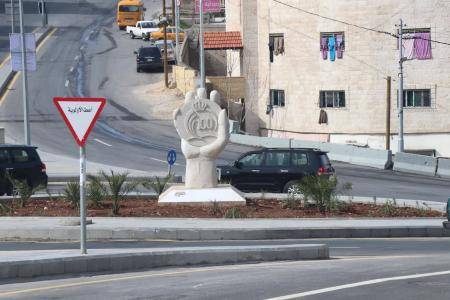 الشواربة يفتتح شارع الرسالة الرابط بين شارعي الشعب ووادي السير